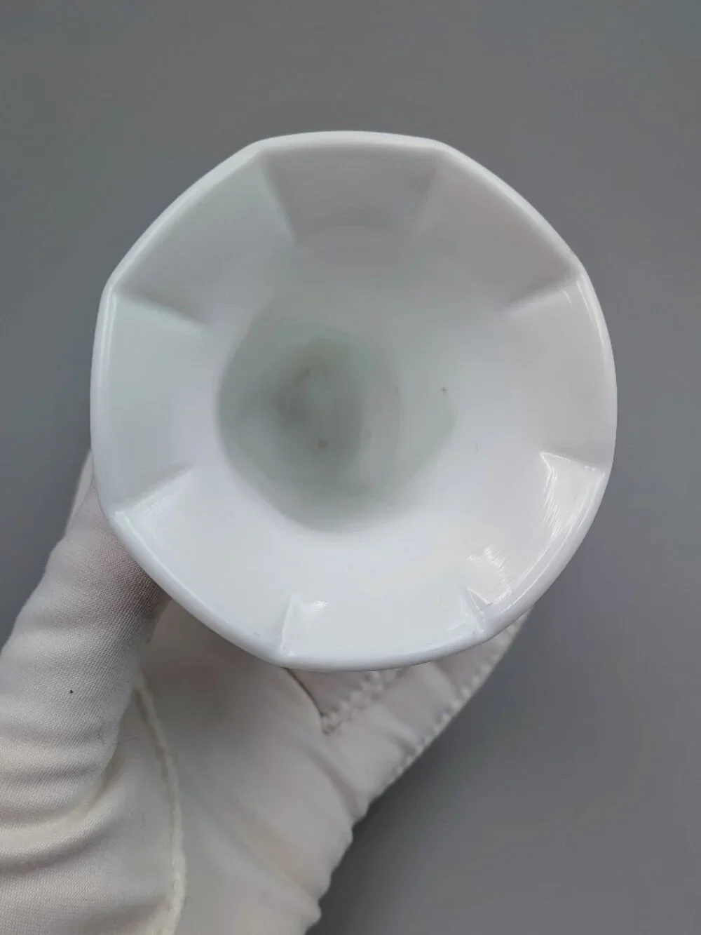 Fenton Hobnail Milk Glass Hand Cornucopia Vase – Vintage Art Glass Bud Holder
